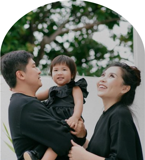 Miels Founder Michael Alinskie and Sherly Fausta with family